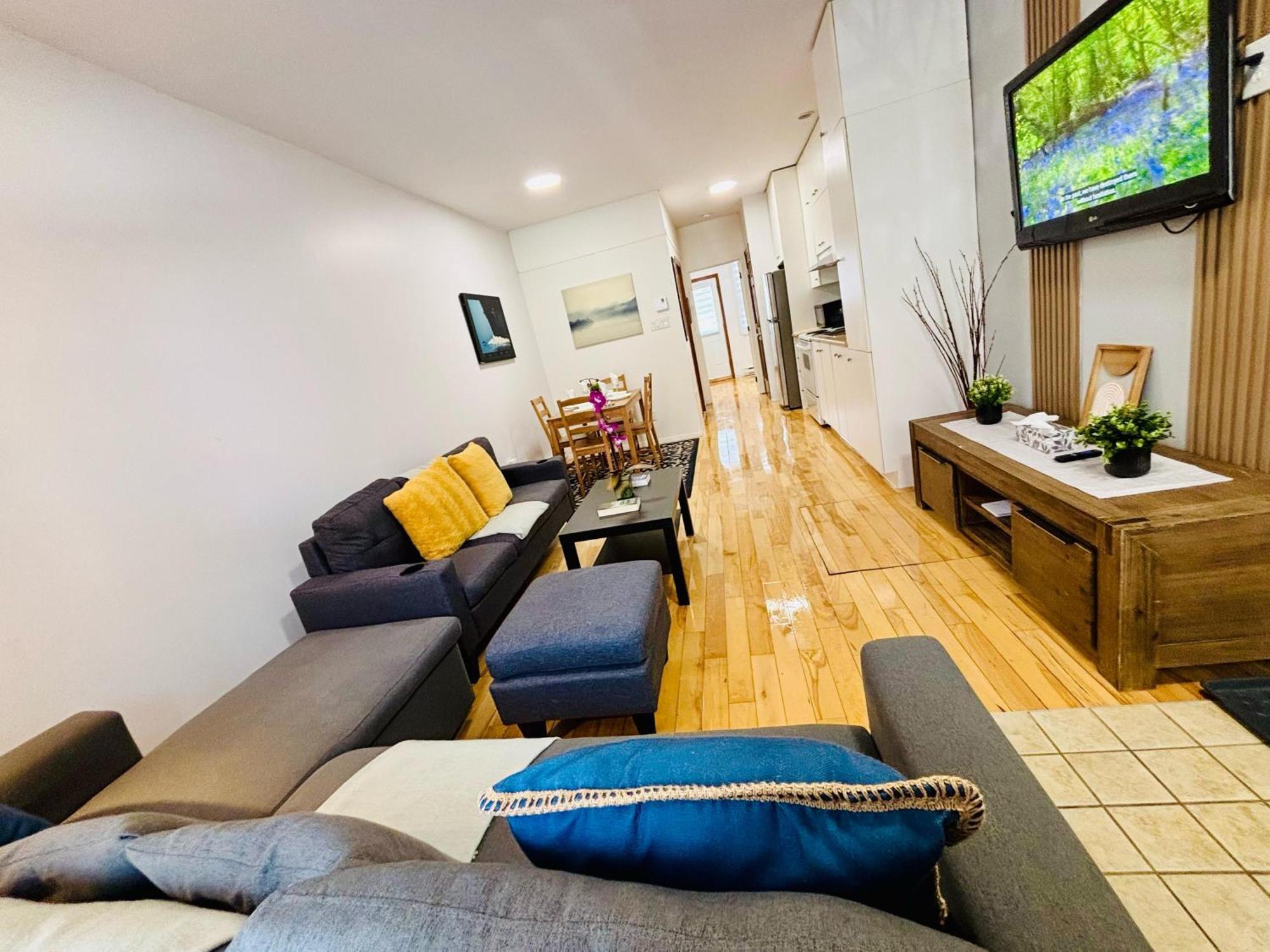 Modern And Cozy Unit Apartment